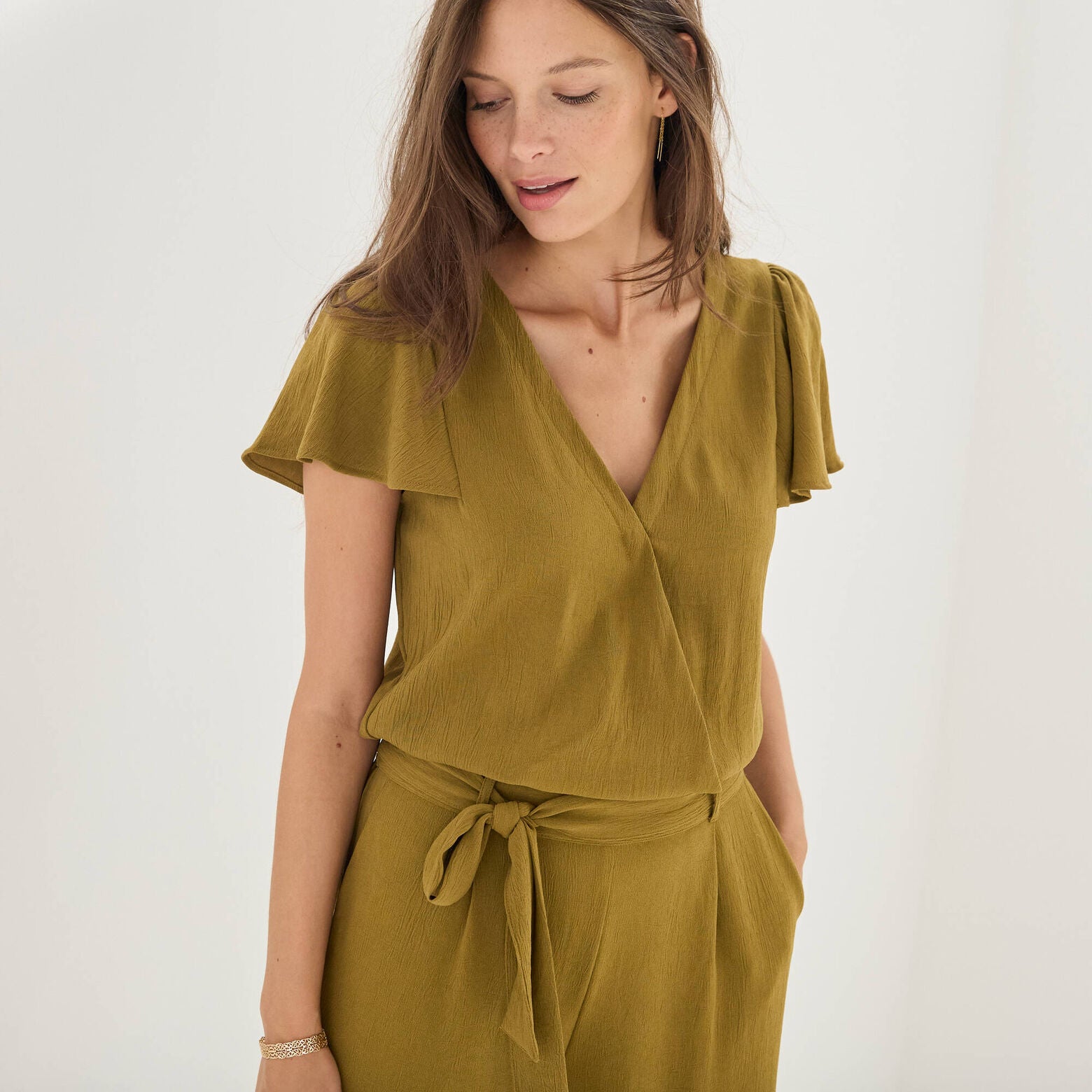 Mono pantalón cuello en pico