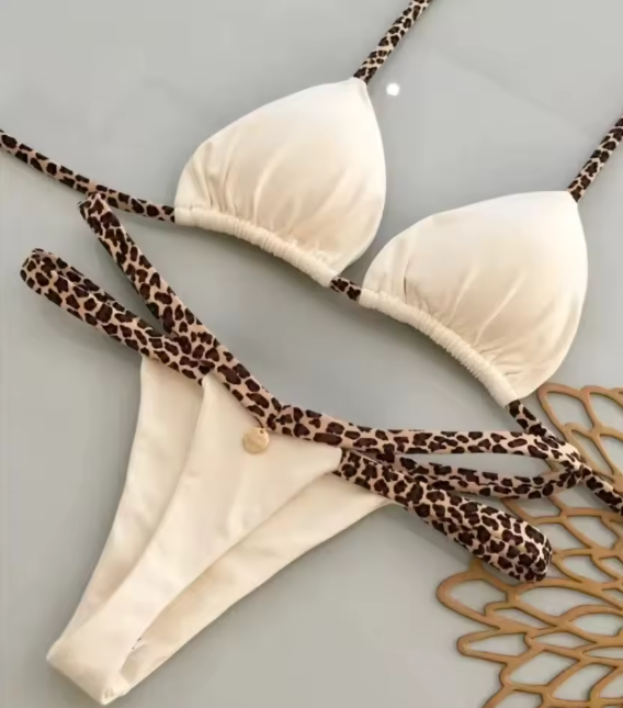 Bikini triángulo crema con detalle leopardo