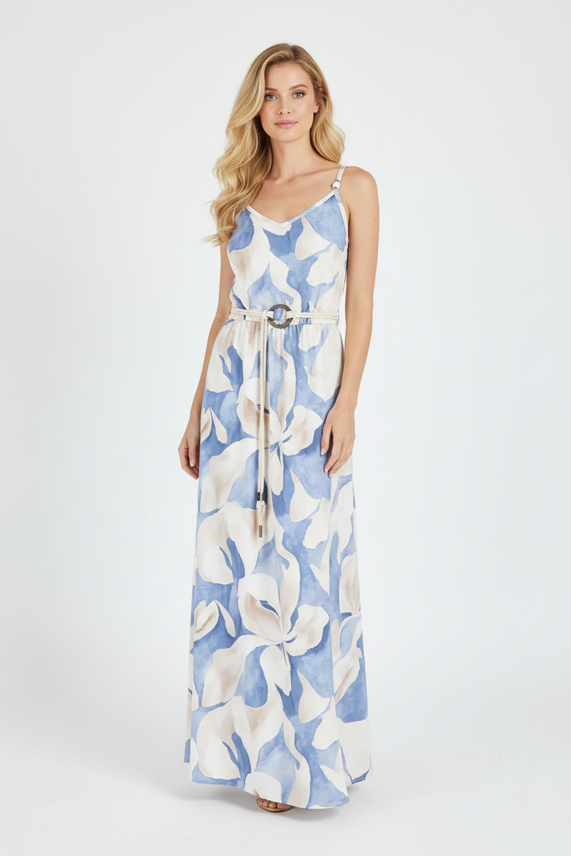 Modelo vestido floral azul y crema